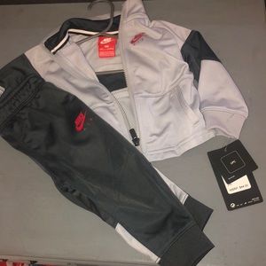 SOLD-Nike Boys Track jacket & pants 12m